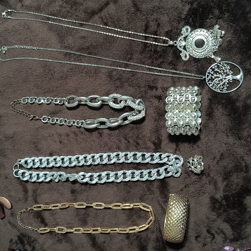 Bundle Of 5 Necklaces, 2 Bracelets And 1 Ring